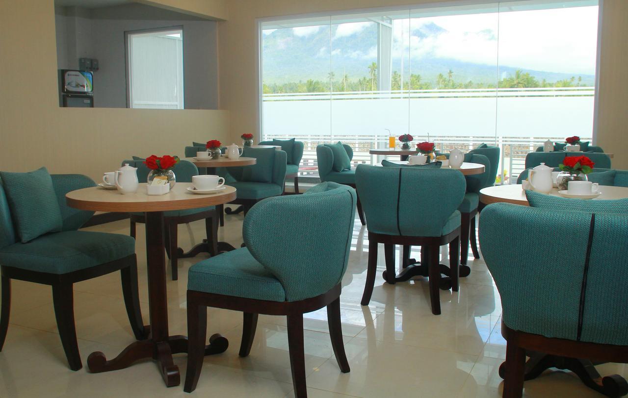 Sutanraja Hotel Kotamobagu Buitenkant foto