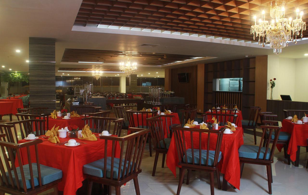 Sutanraja Hotel Kotamobagu Buitenkant foto